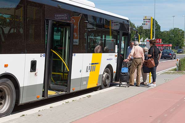 Voel me slecht Intuïtie Besluit What are the most important tips for taking a bus or tram with a  wheelchair? – Support & Contact – De Lijn